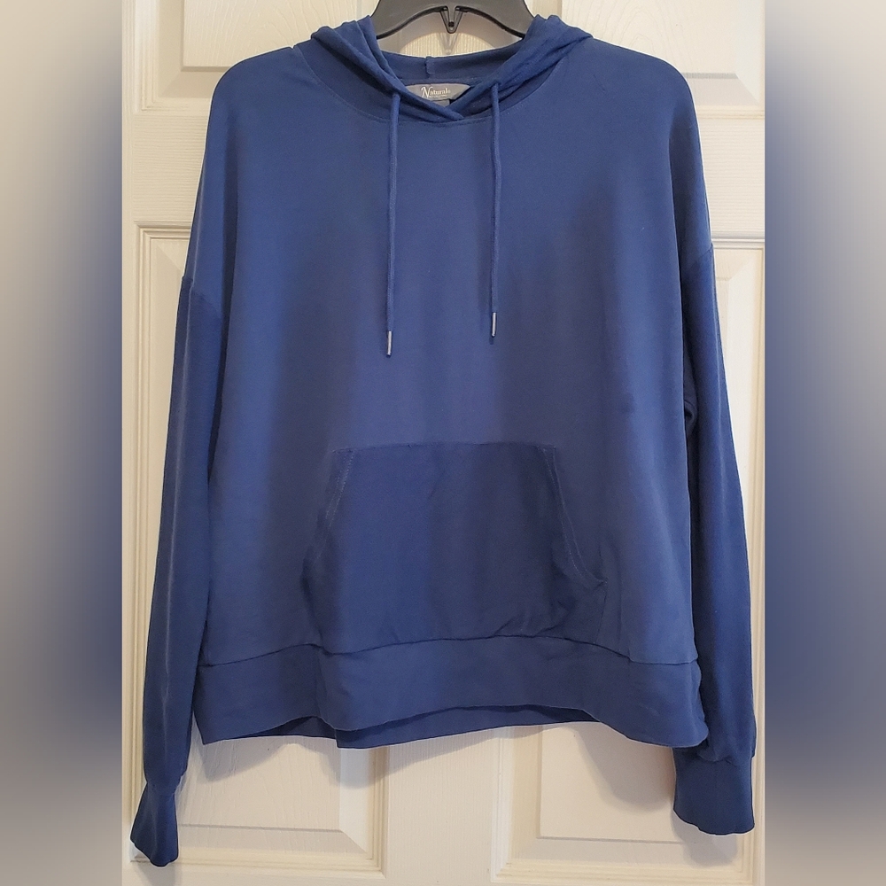 Natural Reflections Blue Hoodie /Sweatshirt. Size M